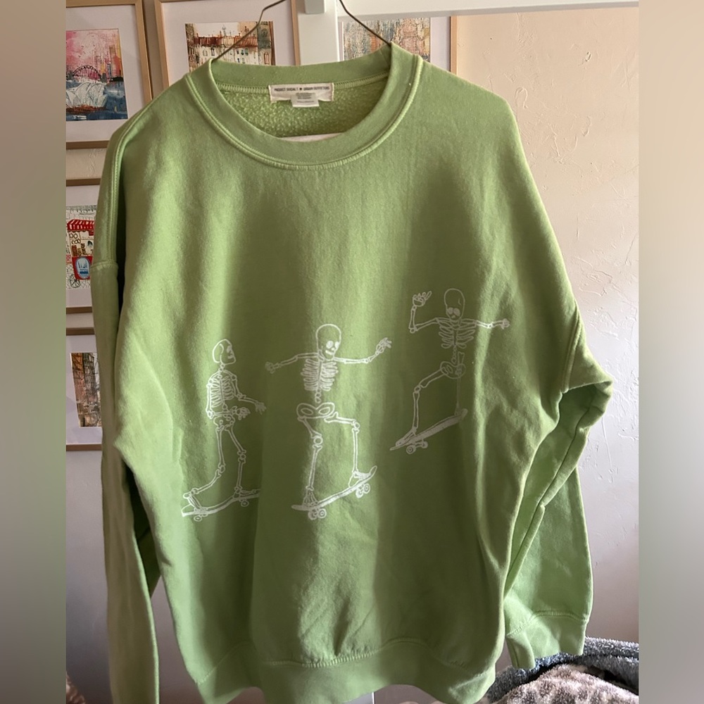 Green skeleton skateboarding. Project social T green crewneck - Picture 2 of 3